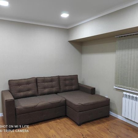 1-Bedroom Apartment In The Very City Center Tashkent Exterior photo